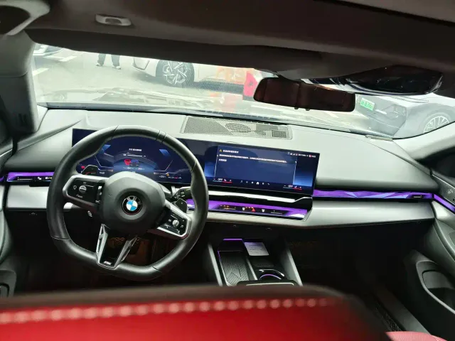 BMW 5 Series — Фото автомобиля 5