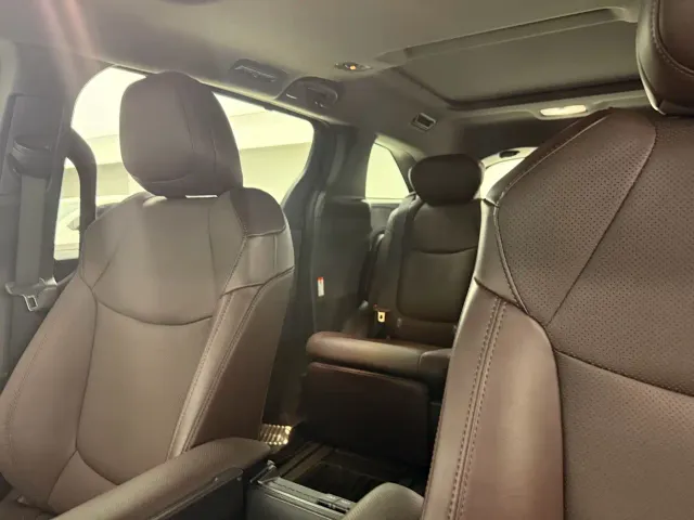 Toyota Granvia — Фото автомобиля 8