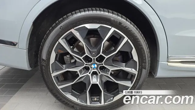 BMW X7 xDrive 40d M Sport 7 мест — Фото автомобиля 5