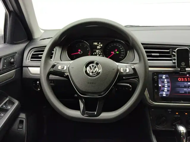 Volkswagen Lavida — Фото автомобиля 15