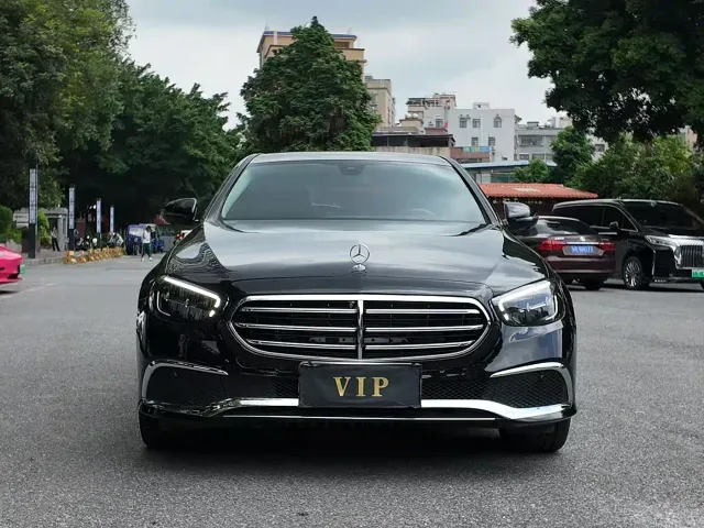 Mercedes-Benz E-Class — Фото автомобиля 2