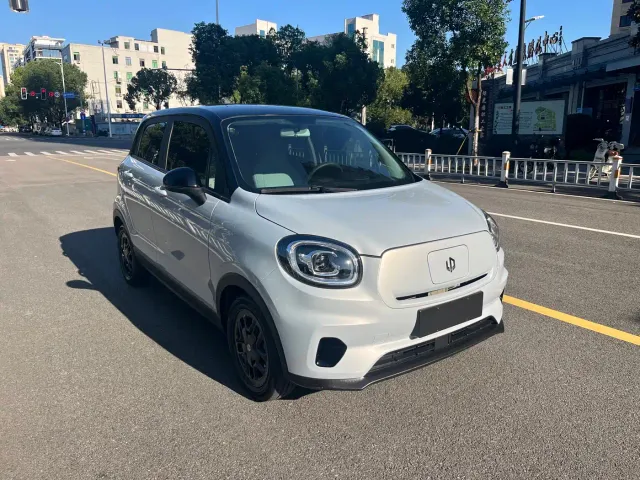 Leapmotor T03 — Фото автомобиля 3