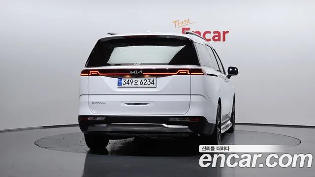 Kia Carnival Generation 4 — Фото автомобиля 4