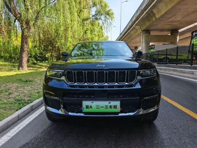Jeep Grand Cherokee 4xe — Фото автомобиля 2