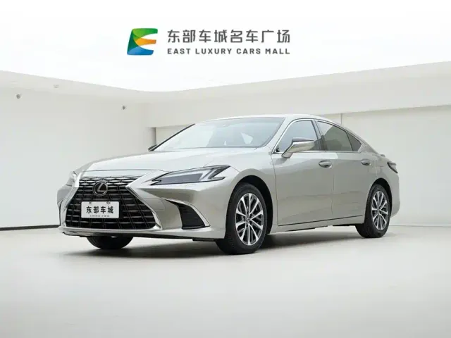 Фотография автомобиля — Lexus ES