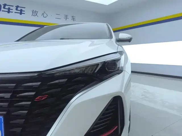 Changan Eado — Фото автомобиля 5