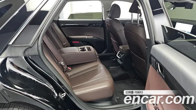 Hyundai Grandeur Grandeur (GN7) 2.5 Бензин 2WD — Фото автомобиля 11