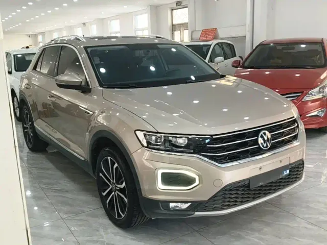 Volkswagen T-Roc — Фото автомобиля 3