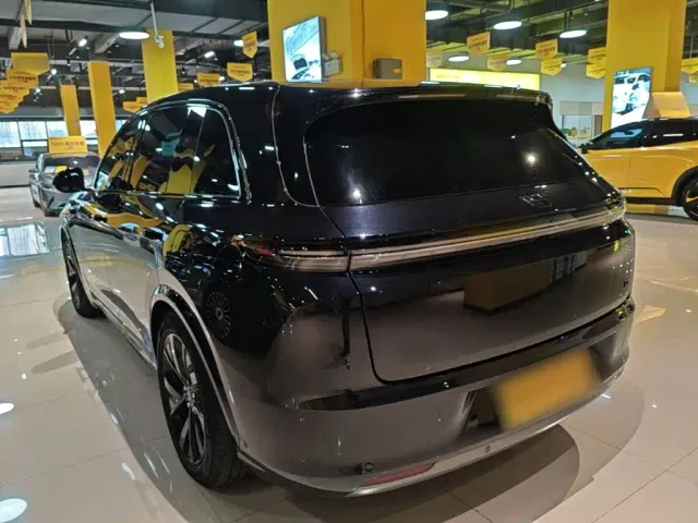 Li Auto L7 — Фото автомобиля 4