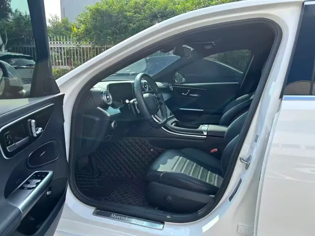 Mercedes-Benz C-Class — Фото автомобиля 4