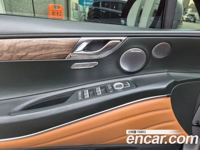 Genesis GV80 — Фото автомобиля 15