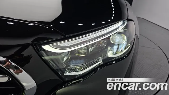 Mercedes-Benz E-Class — Фото автомобиля 20