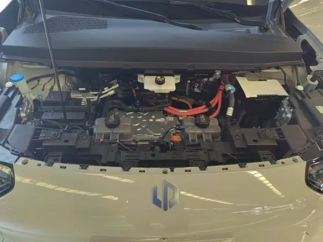 Leapmotor A10 — Фото автомобиля 10