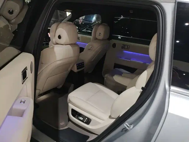 Li Auto L9 — Фото автомобиля 16