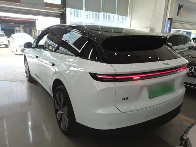 Li Auto Li Auto i6 2025 4WD Base Model — Фото автомобиля 4