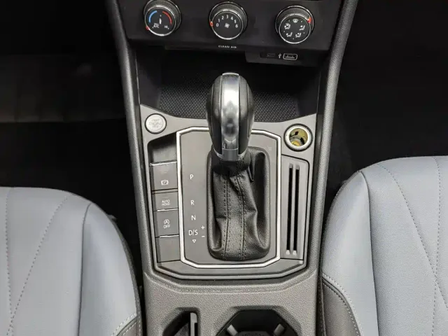 Volkswagen Lavida — Фото автомобиля 13