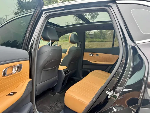 Geely Galaxy Starship 7 EM-i — Фото автомобиля 5