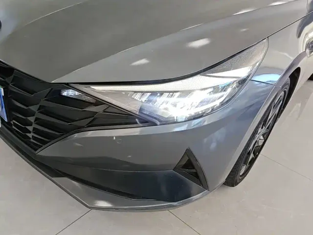 Hyundai Elantra — Фото автомобиля 23