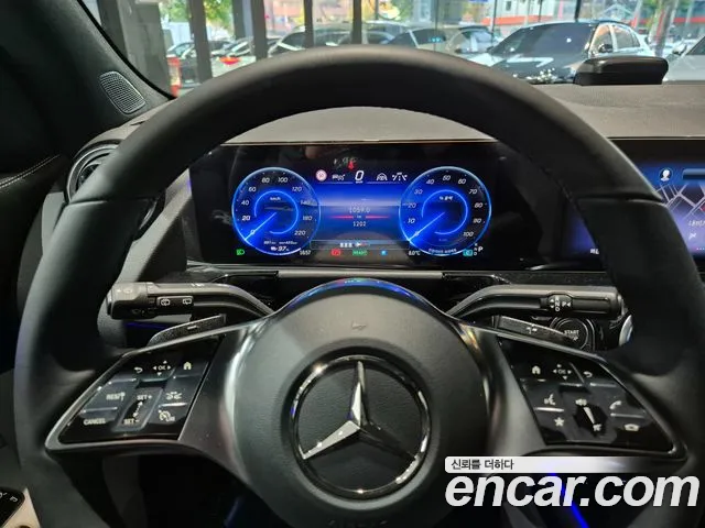 Mercedes-Benz EQA — Фото автомобиля 15