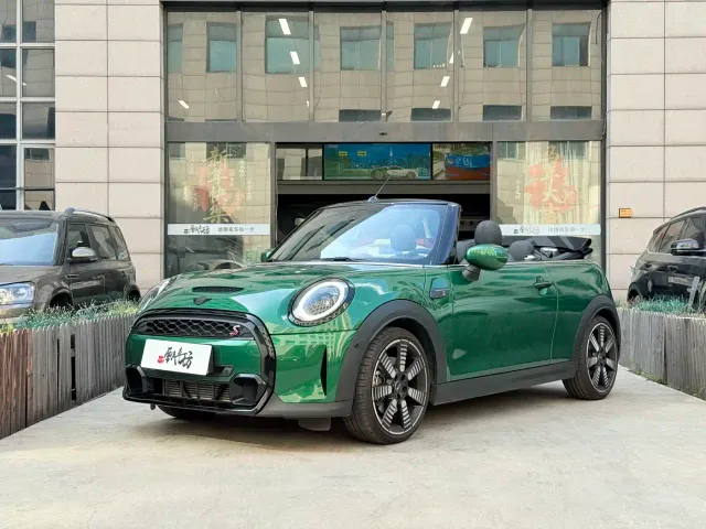 Фотография автомобиля — MINI Hatch