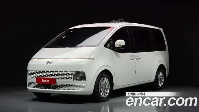 Фотография автомобиля — Hyundai Staria