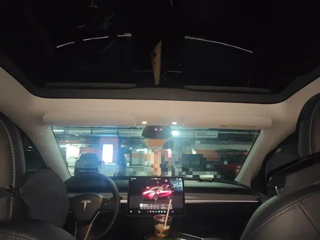 Tesla Model Y — Фото автомобиля 19