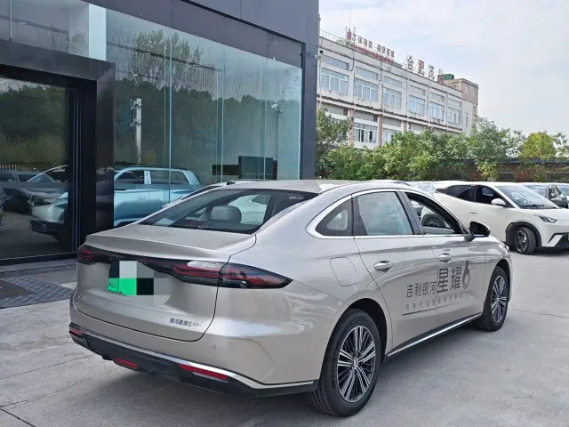 Geely Galaxy Stellar 6 — Фото автомобиля 3