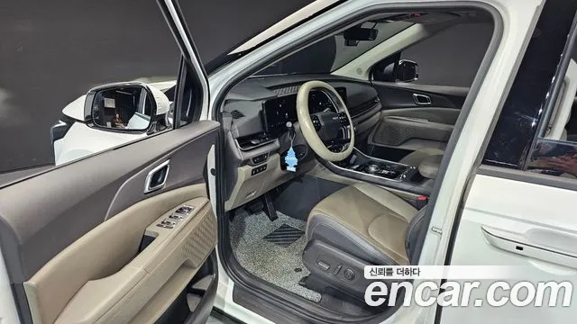 Kia Carnival Generation 4 — Фото автомобиля 10