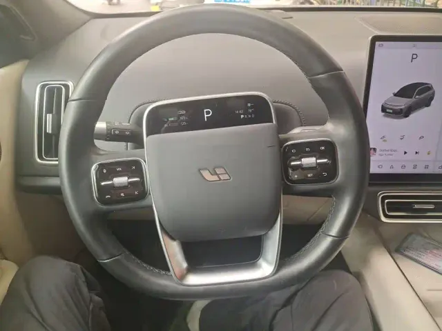 Li Auto L7 — Фото автомобиля 6