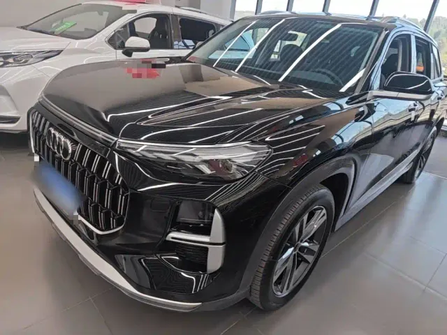 Фотография автомобиля — Audi Q6