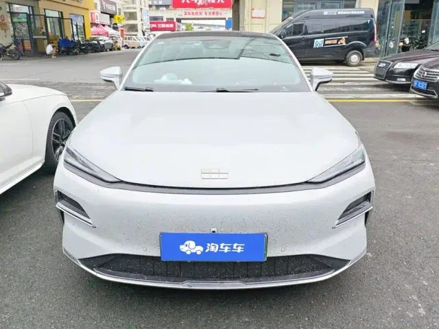 Geely Galaxy Xingyao 8 — Фото автомобиля 2