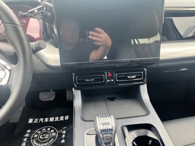 GAC Trumpchi GS8 — Фото автомобиля 10
