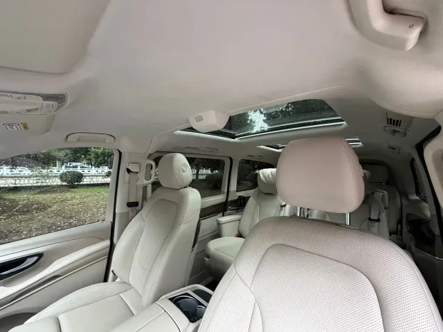 Mercedes-Benz V-Class — Фото автомобиля 10
