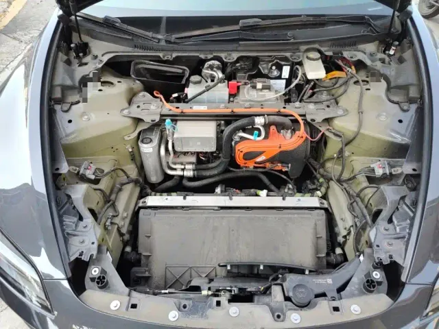 Tesla Model 3 — Фото автомобиля 16