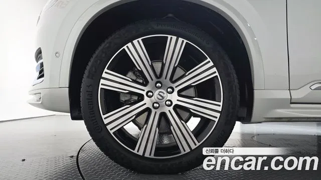 Вольво XC90 — Фото автомобиля 4