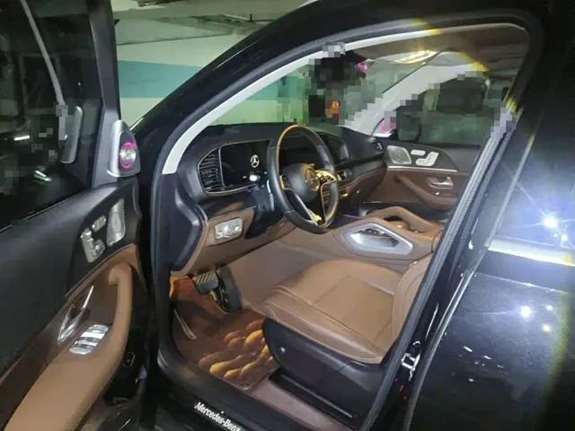 Mercedes-Benz GLE-Class — Фото автомобиля 8