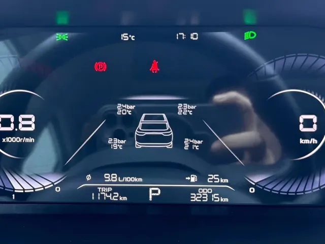 Geely Emgrand — Фото автомобиля 16