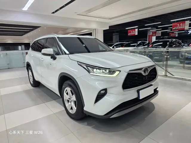 Toyota Highlander — Фото автомобиля 3