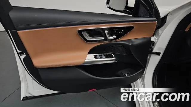 Mercedes-Benz E-Class — Фото автомобиля 21