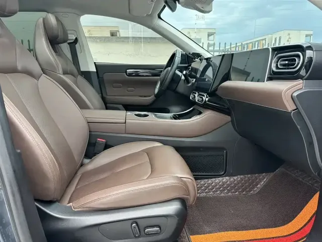 Leapmotor Leapmotor C11 2023 Range Extender 180 Comfort Edition — Фото автомобиля 9
