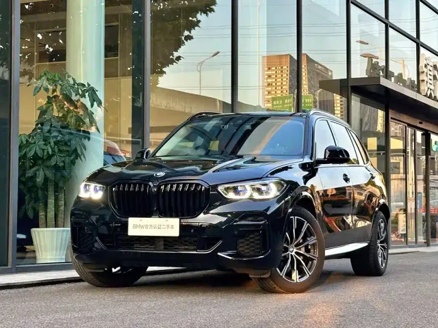 Фотография автомобиля — BMW X5