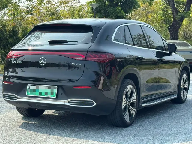 Mercedes-Benz EQE SUV — Фото автомобиля 4