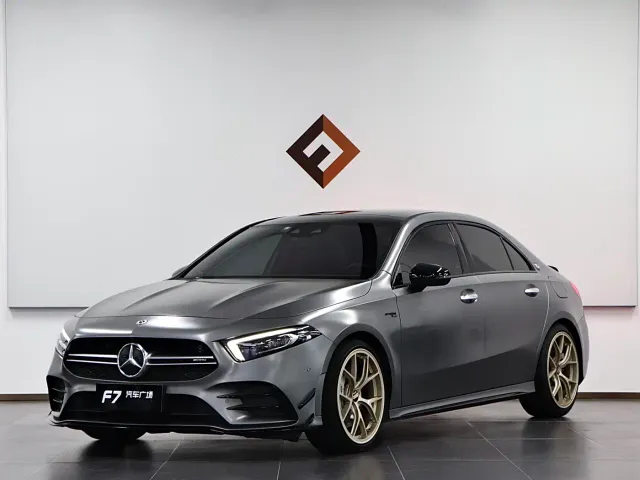 Фотография автомобиля — Mercedes-Benz A-Class AMG