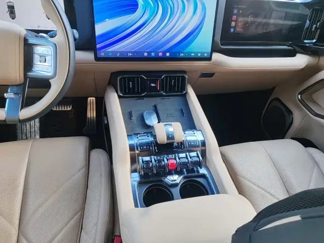 BYD FangChengBao Leopard 8 — Фото автомобиля 13