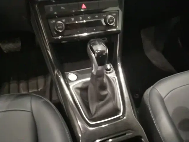 Volkswagen Tharu — Фото автомобиля 13