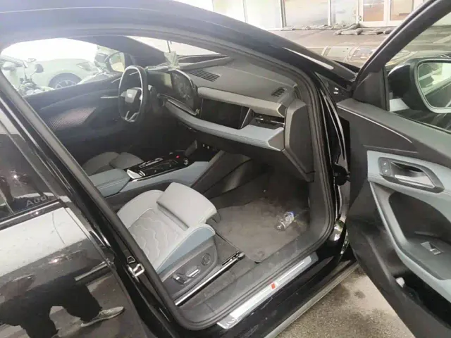 Audi Q6L e-tron — Фото автомобиля 13