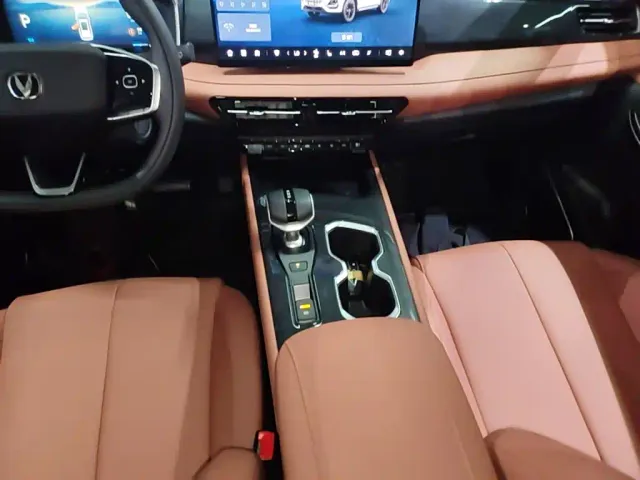 Changan CS75 — Фото автомобиля 13