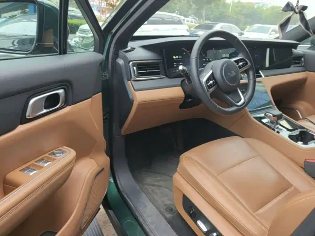 Li Auto ONE — Фото автомобиля 15