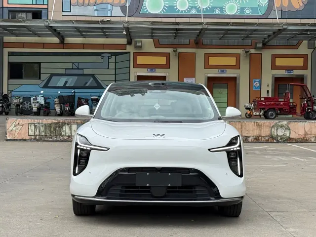 IM Motors LS6 — Фото автомобиля 2