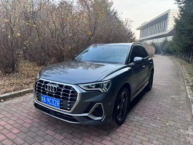 Фотография автомобиля — Audi Q3